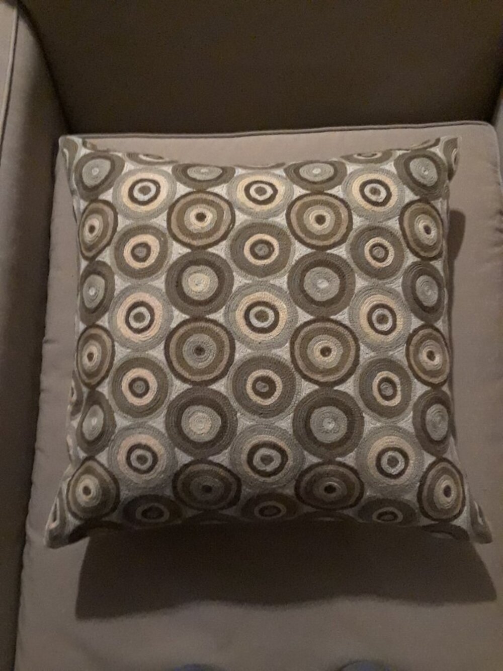 Crate & Barrel Large Circle Stitch Pillow (with Feather/Down insert) - 20 x 20